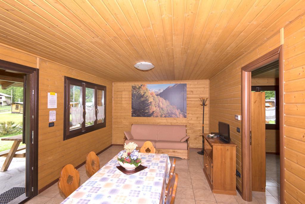 Margherita Camping & Resort Gressoney-Saint-Jean Chambre photo